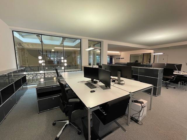 433m² office