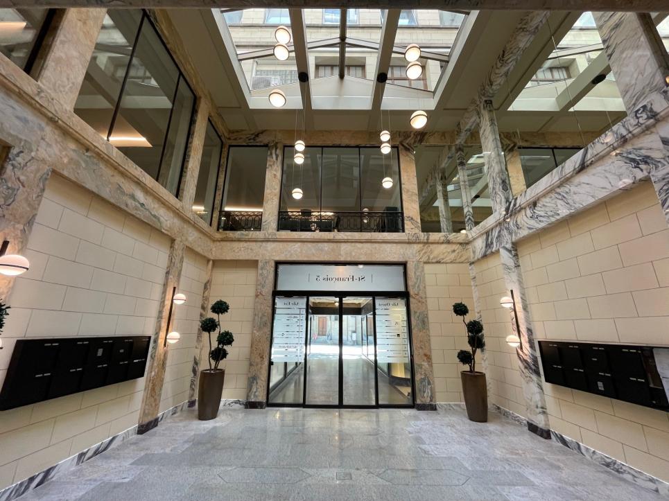 433m² office
