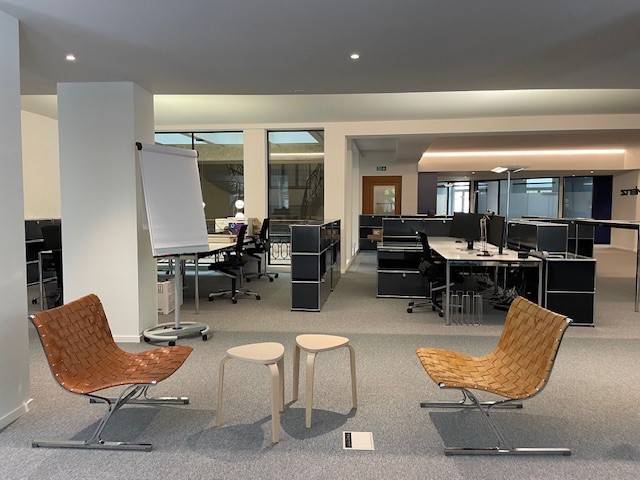 433m² office