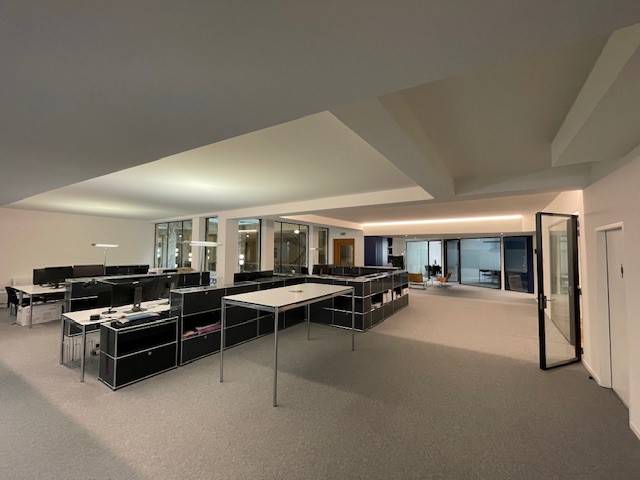 433m² office
