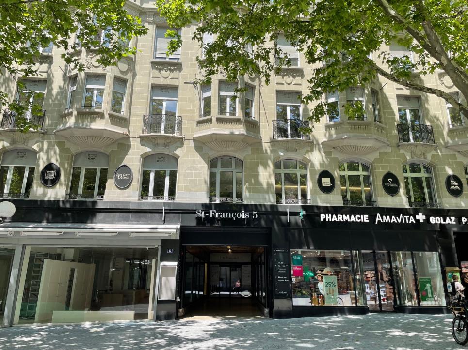 433m² office