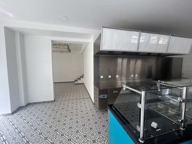 90m² commercial, photo 10 sur 10