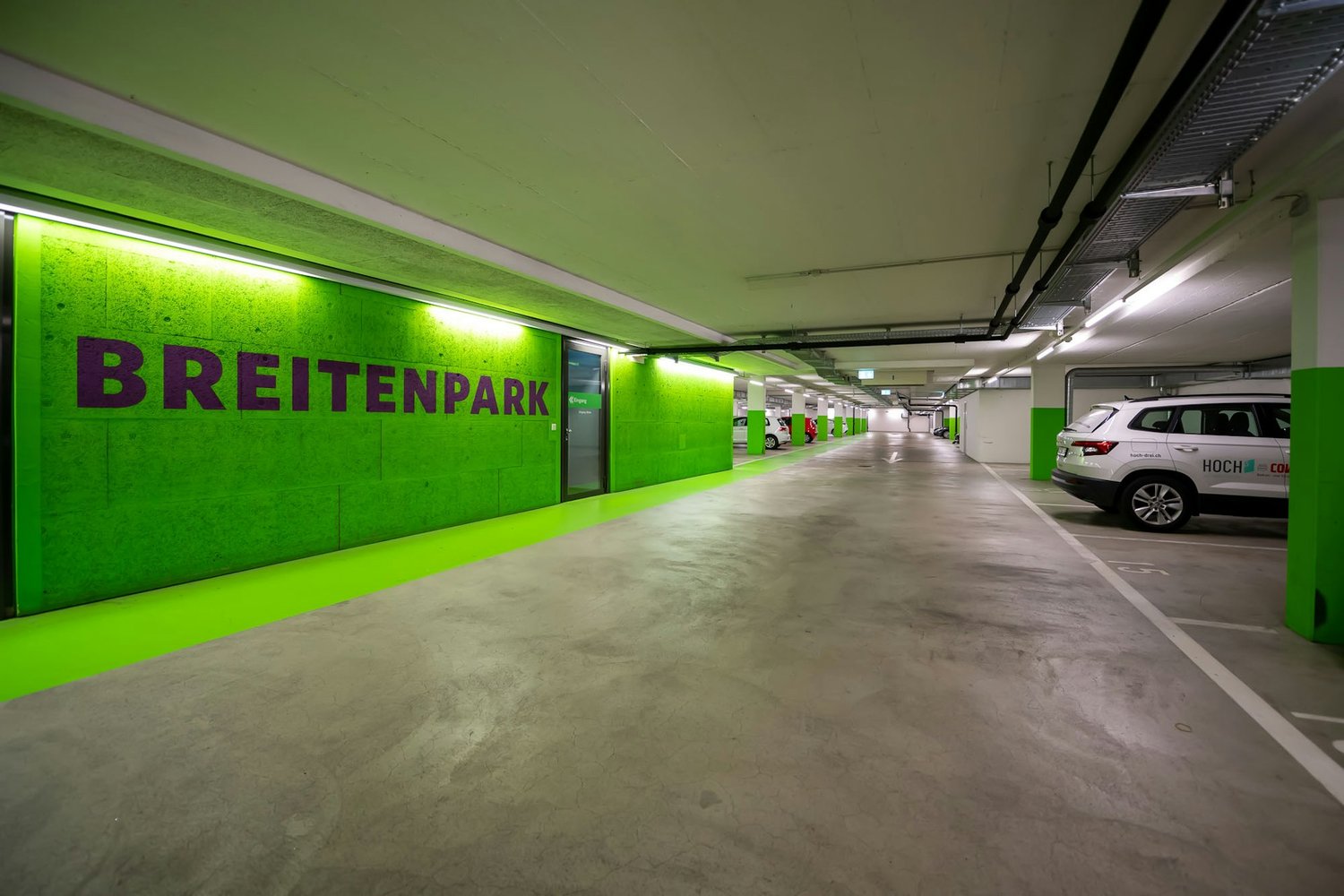 230m² shop