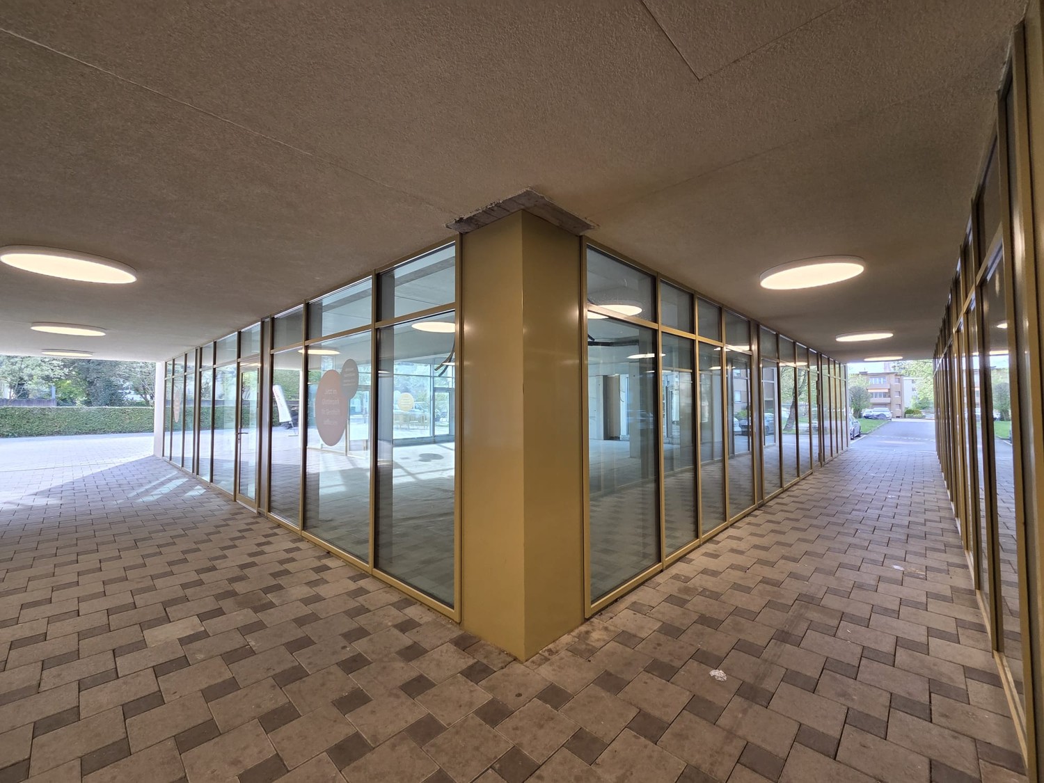 212-212m² de surface habitable / bâtiment commercial, photo 8 sur 10