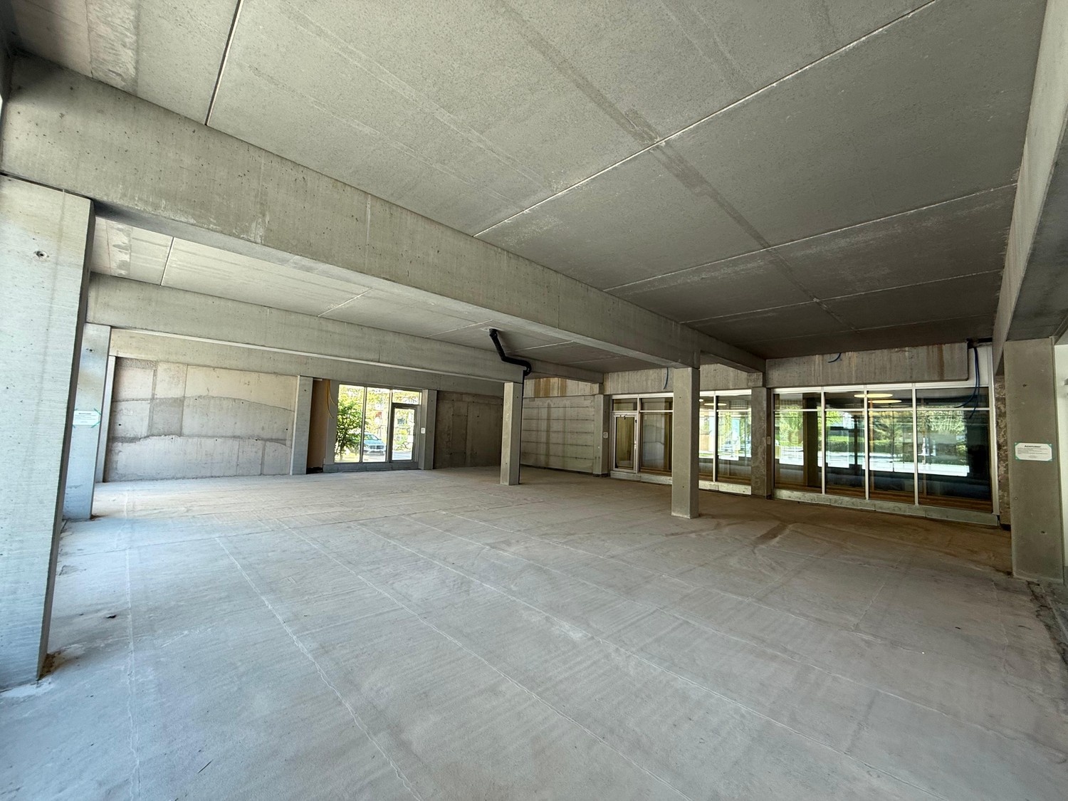 212-212m² de surface habitable / bâtiment commercial, photo 6 sur 10