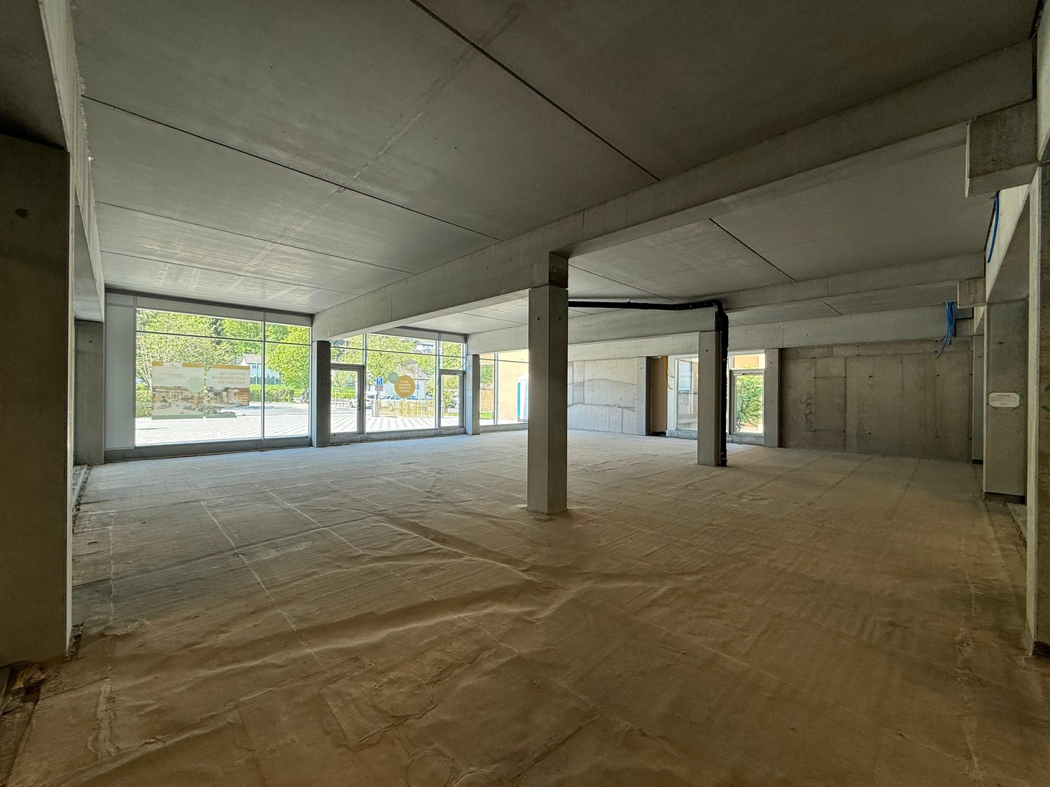 212-212m² de surface habitable / bâtiment commercial, photo 7 sur 10