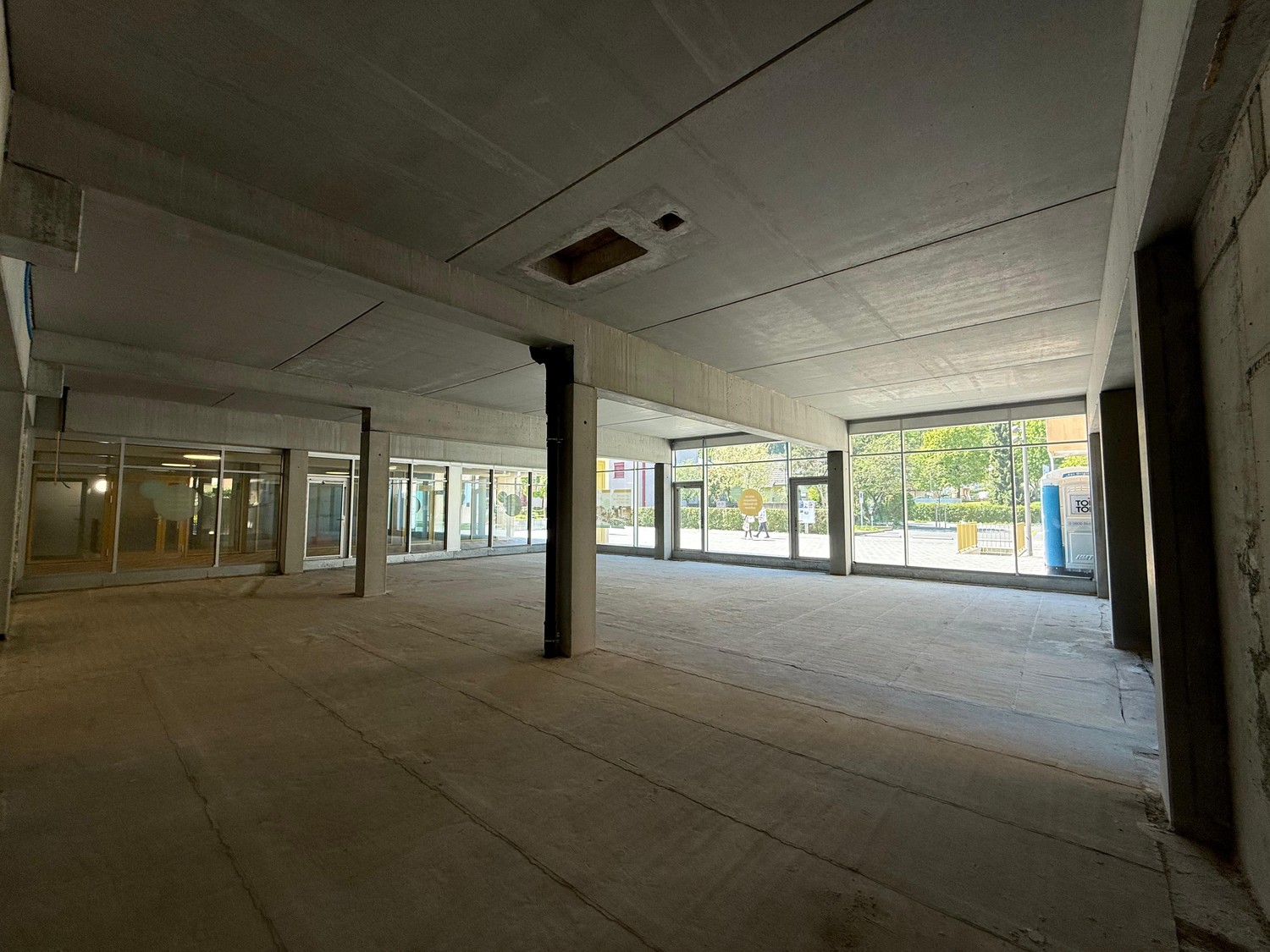 212-212m² de surface habitable / bâtiment commercial, photo 5 sur 10