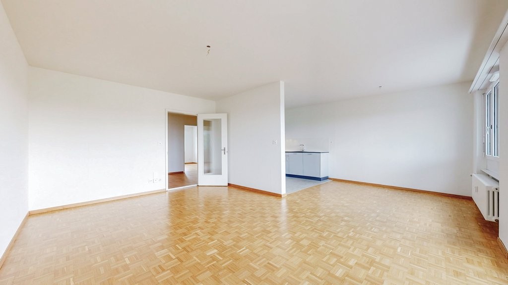 Appartement de 3 ½ pièces

Nous louons immédiatement ou à convenir cet appartement moderne situé à la belle Buristrasse 6 à Bern. L'immeuble a été entièrement rénové en 2018 et l'appartement vous offre les avantages suivants :

- Cuisine moderne avec table de cuisson en vitrocéramique et lave-vaisse, photo 5 sur 9
