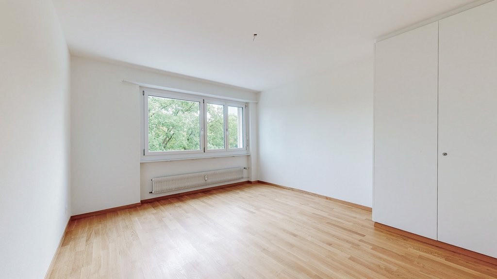 Appartement de 3 ½ pièces

Nous louons immédiatement ou à convenir cet appartement moderne situé à la belle Buristrasse 6 à Bern. L'immeuble a été entièrement rénové en 2018 et l'appartement vous offre les avantages suivants :

- Cuisine moderne avec table de cuisson en vitrocéramique et lave-vaisse, photo 6 sur 9