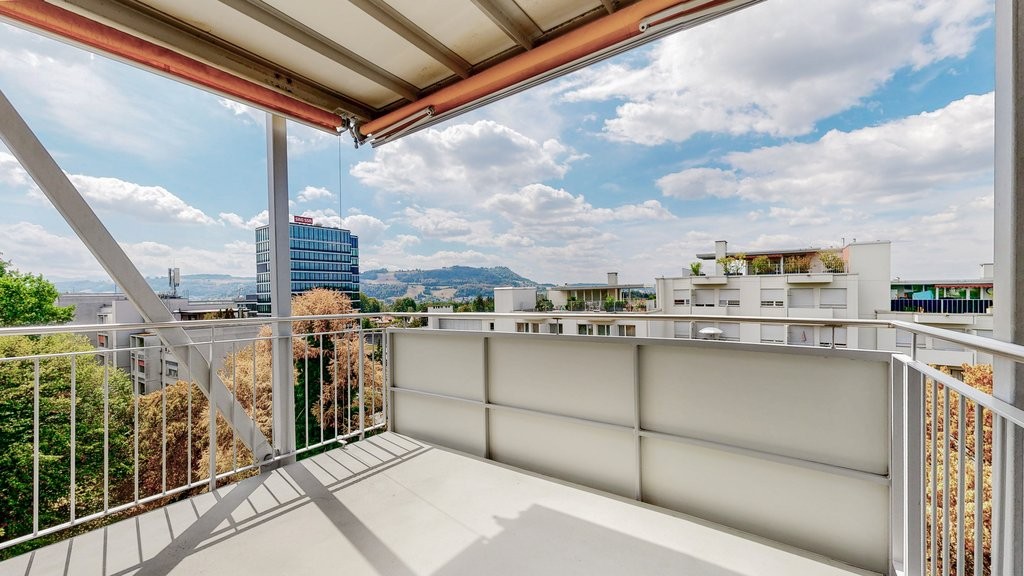 Appartement de 3 ½ pièces

Nous louons immédiatement ou à convenir cet appartement moderne situé à la belle Buristrasse 6 à Bern. L'immeuble a été entièrement rénové en 2018 et l'appartement vous offre les avantages suivants :

- Cuisine moderne avec table de cuisson en vitrocéramique et lave-vaisse, photo 9 sur 9