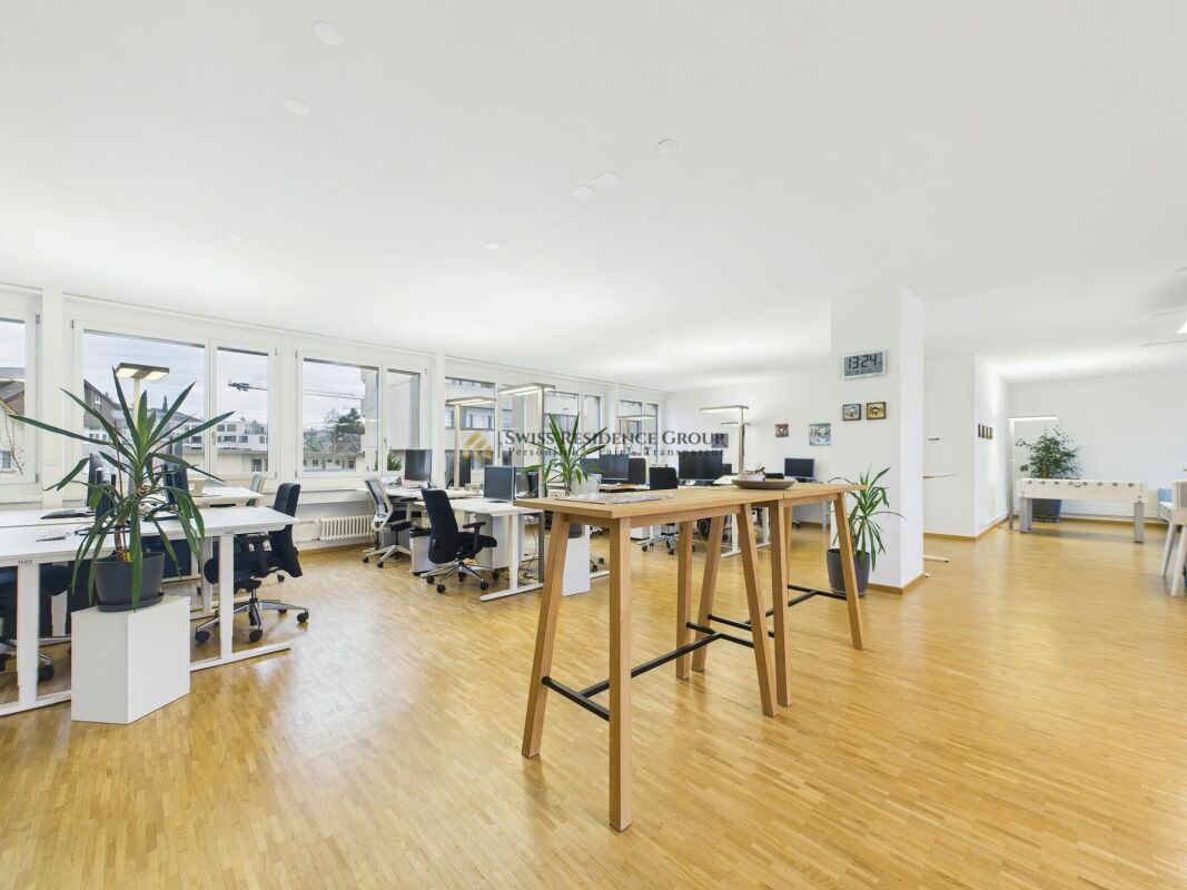 178m² bureau, photo 1 sur 10
