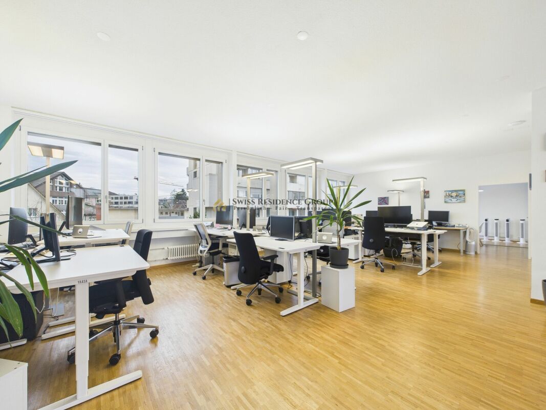 178m² bureau, photo 2 sur 10