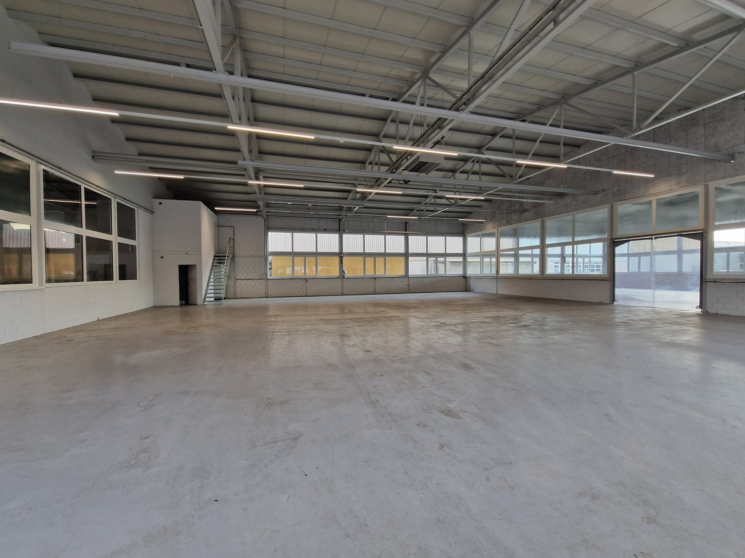 721m² commercial, photo 6 sur 8
