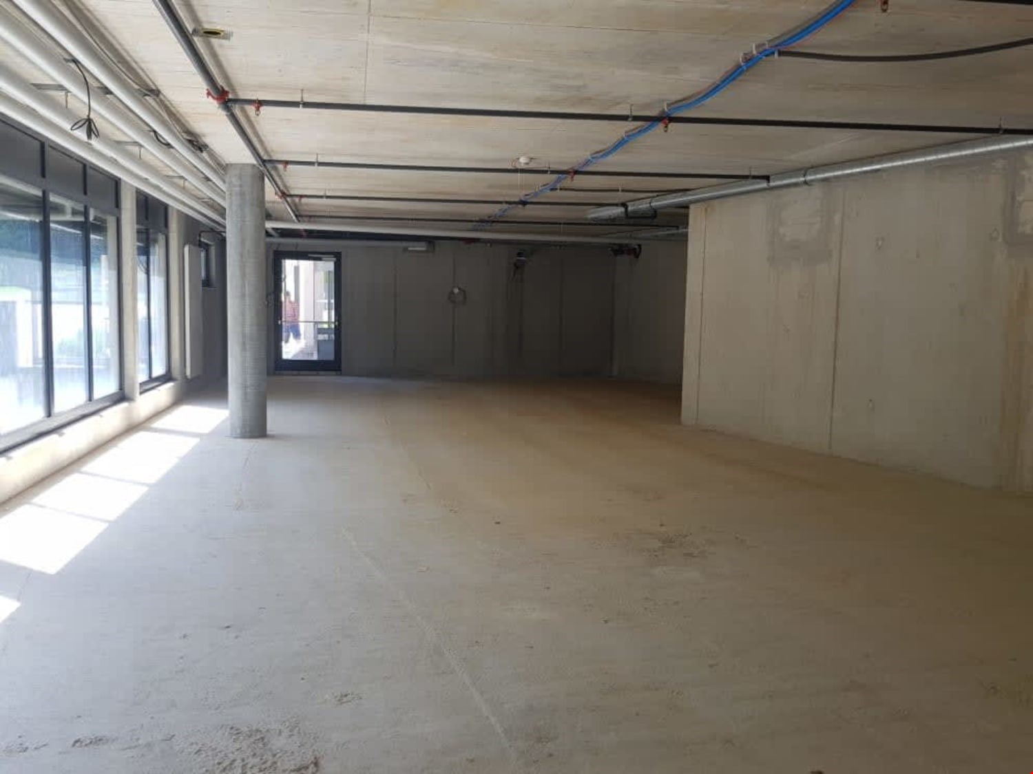 184m² commercial, photo 7 sur 10