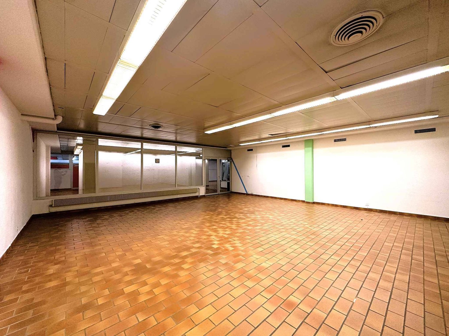 102m² arcade, photo 3 sur 3