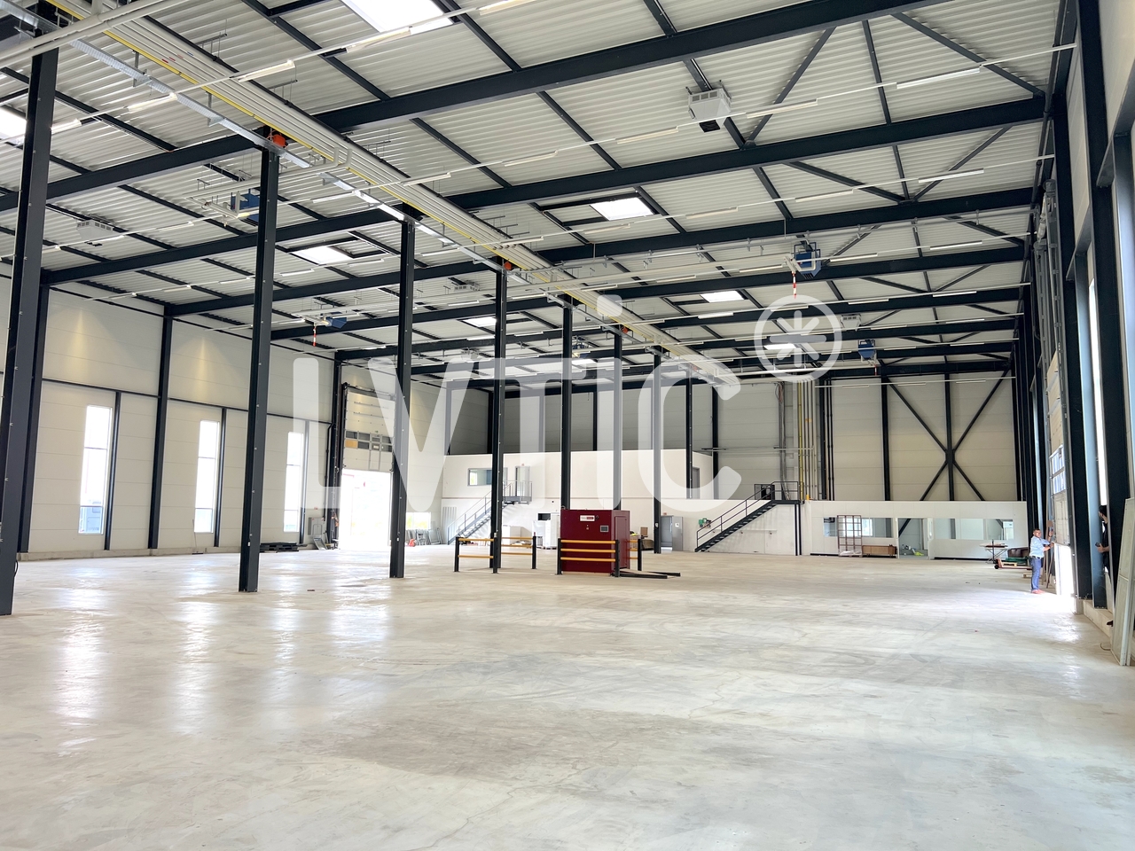 2030m² industrial object, photo 5 sur 10
