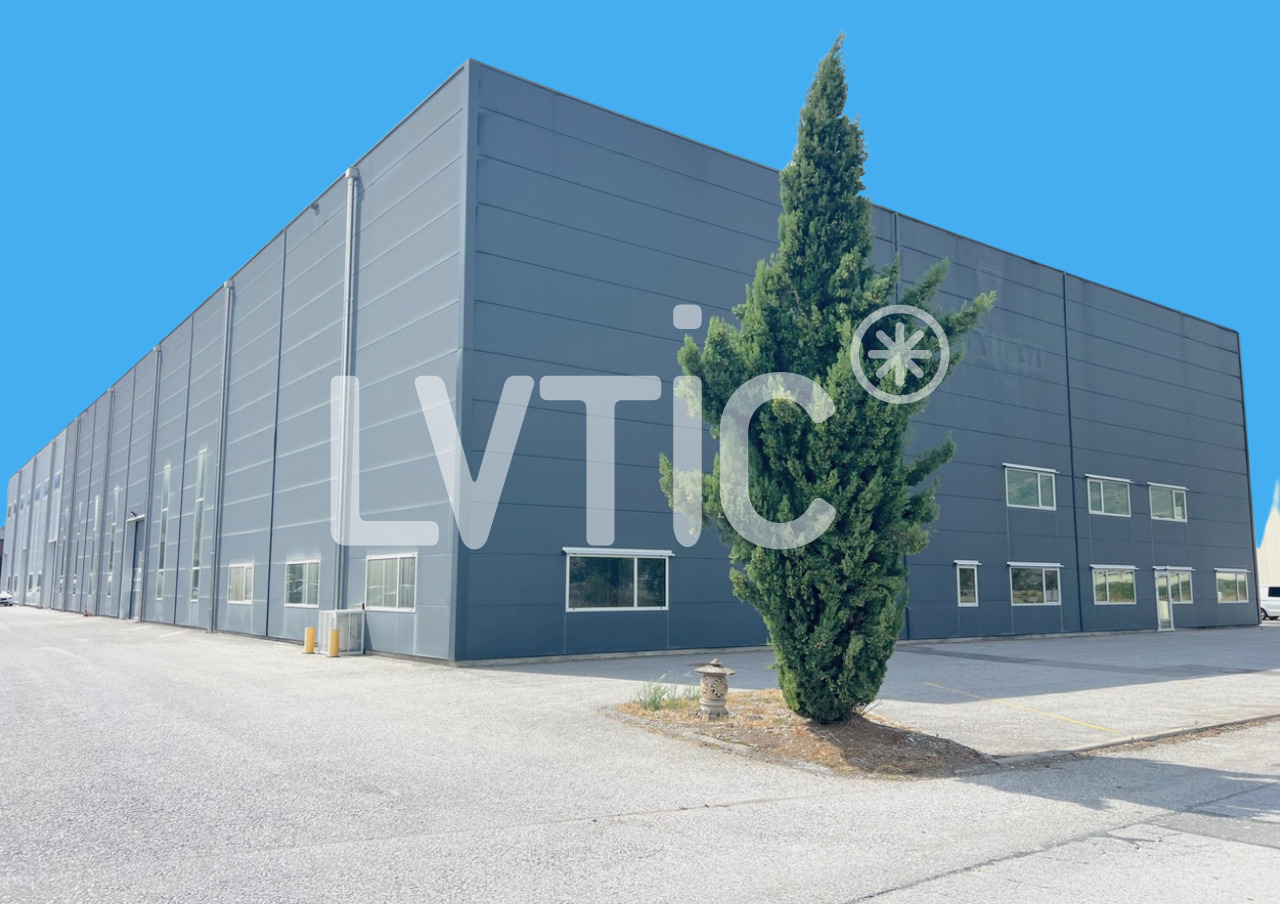 2030m² industrial object, photo 2 sur 10