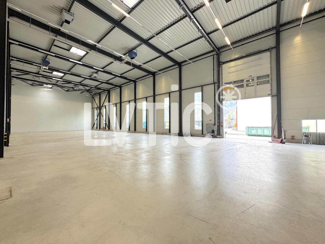 2030m² industrial object, photo 7 sur 10