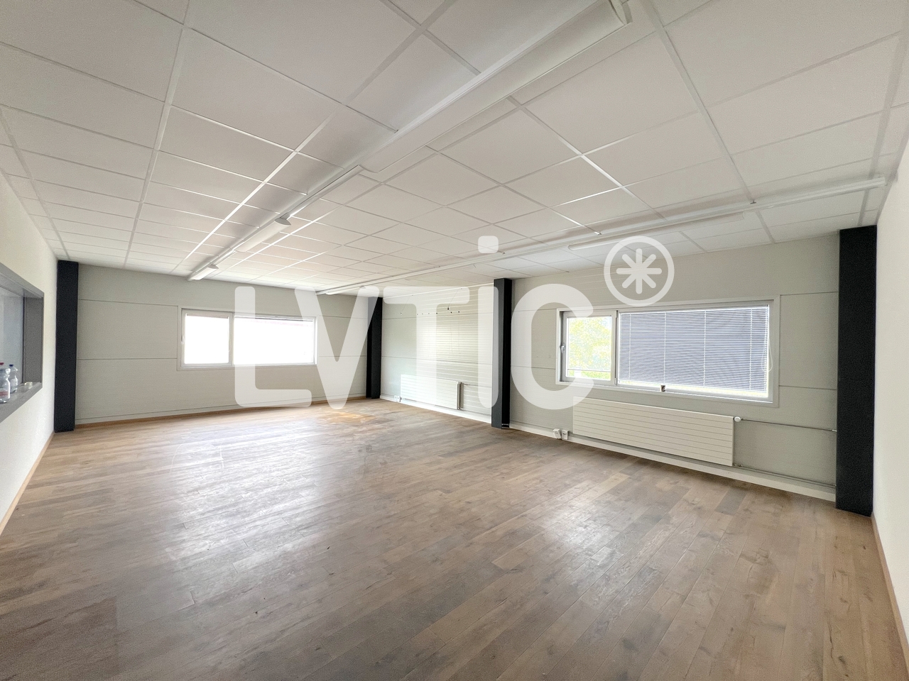 2030m² industrial object, photo 10 sur 10
