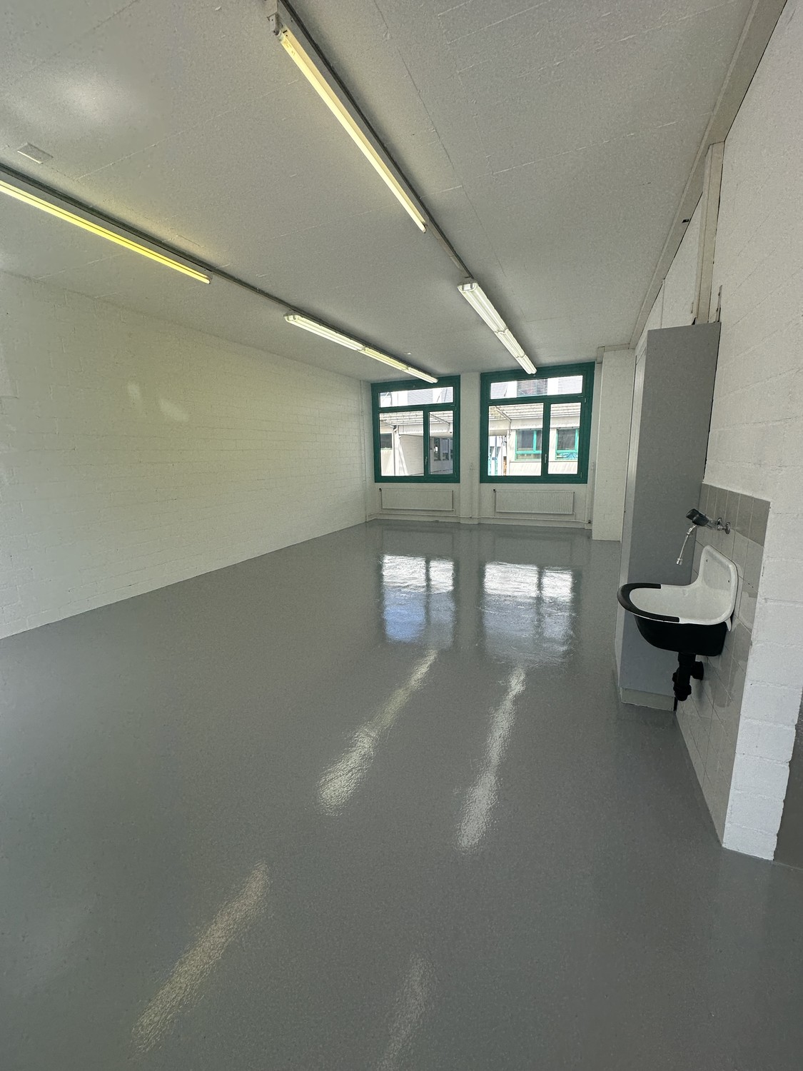 195m² commercial