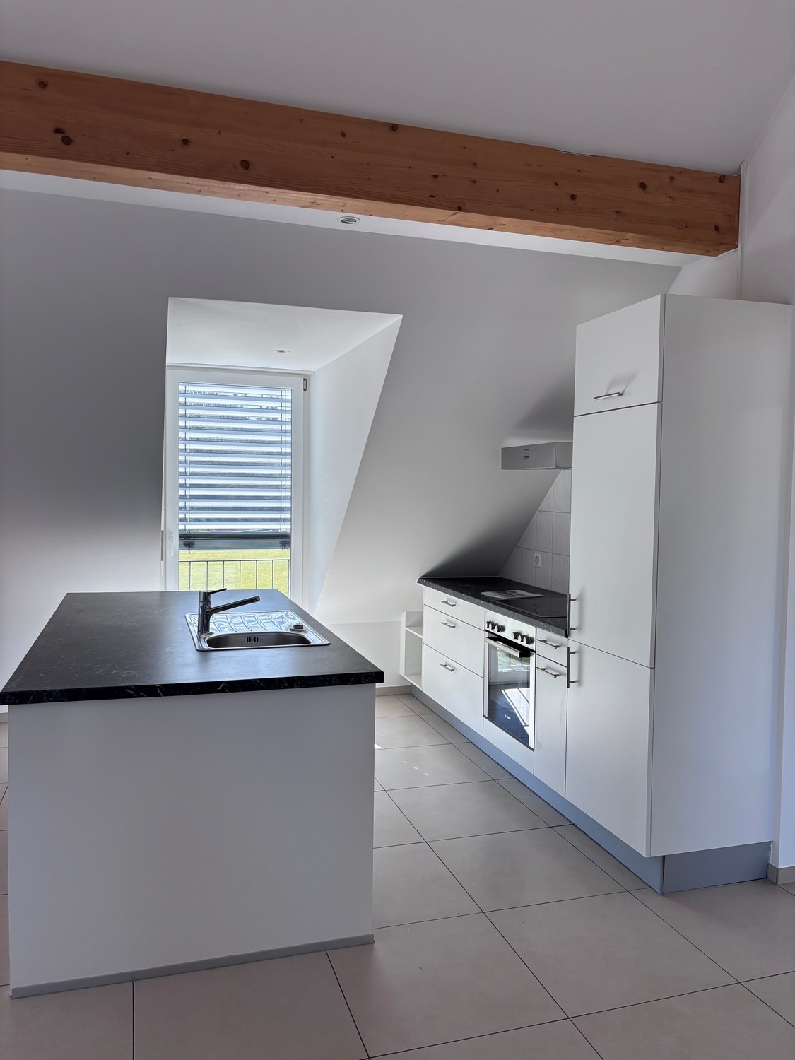 Appartement en attique de 4 ½ pièces, photo 1 sur 9