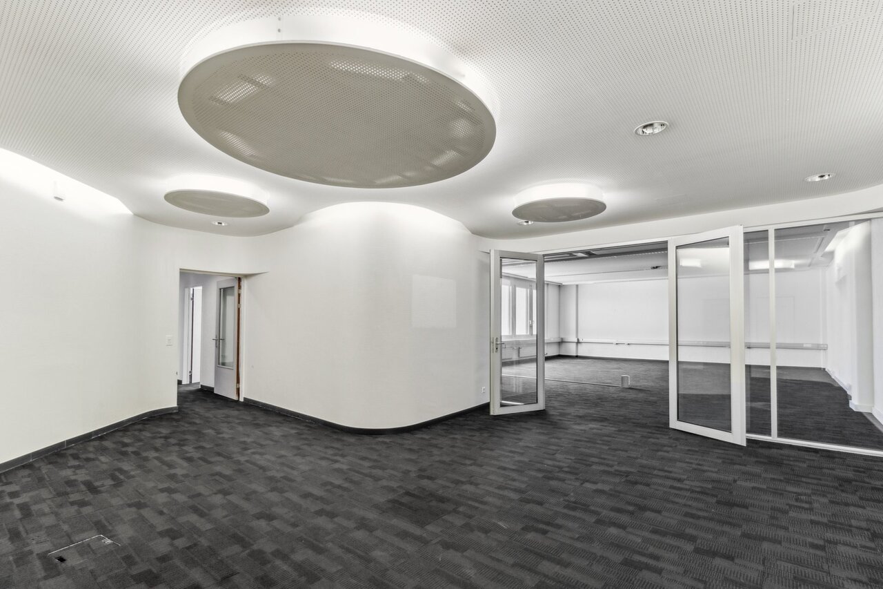 819m² bureau, photo 1 sur 10