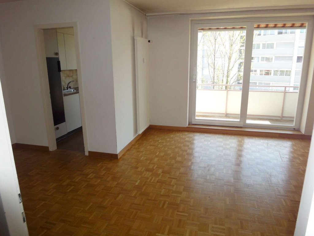 Cet appartement magnifique dans le quartier idyllique de Telliquartier n'attend que d'être animé !   
  
Pour que toutes les conditions soient réunies pour cela, l'appartement vous offre :   
  
\- Cuisine fermée avec accès au balcon   
\- Salon avec parquet   
\- Chambres et couloir avec PVC   
\- , photo 2 sur 7