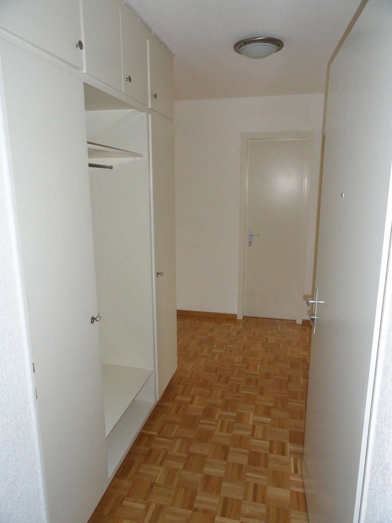 Cet appartement magnifique dans le quartier idyllique de Telliquartier n'attend que d'être animé !   
  
Pour que toutes les conditions soient réunies pour cela, l'appartement vous offre :   
  
\- Cuisine fermée avec accès au balcon   
\- Salon avec parquet   
\- Chambres et couloir avec PVC   
\- , photo 6 sur 7