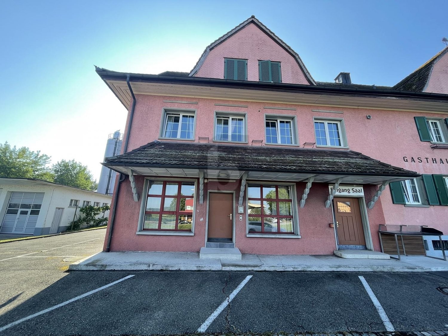 Local commercial de 100m², photo 2 sur 4