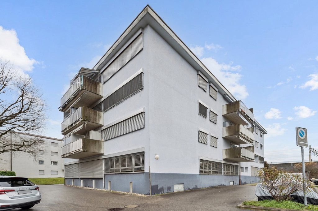 94m² office