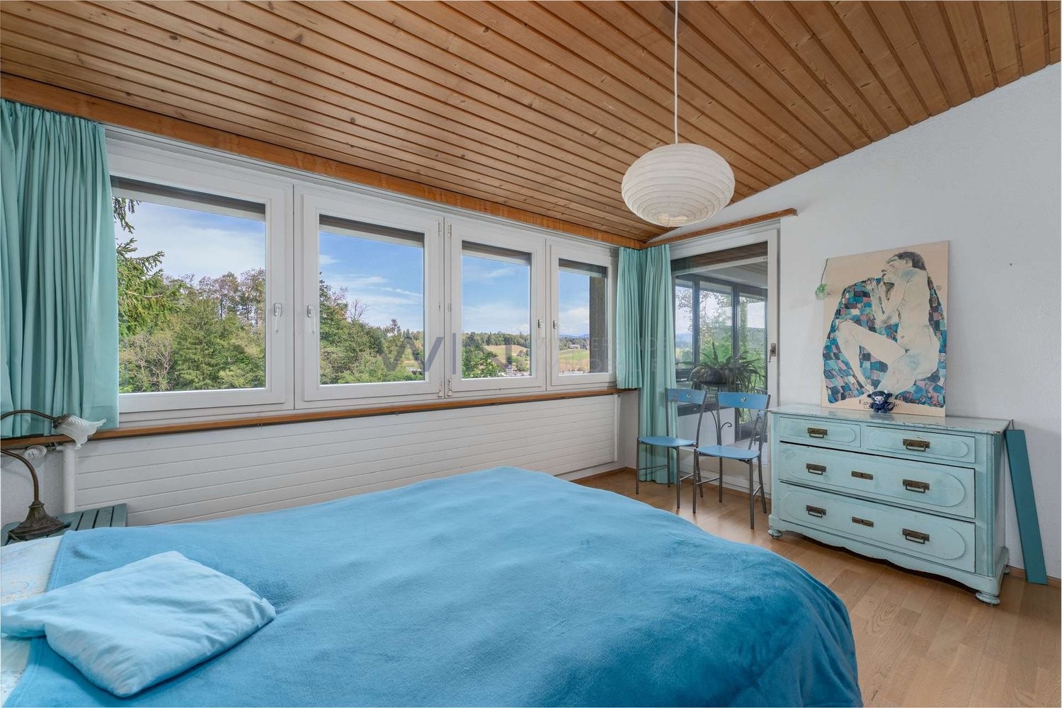 Le refuge familial exclusif avec une intimité maximale

FAITS-CLÉS
- calme, ensoleillé, idyllique, vue imprenable
- parquet, cheminée, véranda, pièces lumineuses
- garage, installation solaire

Convient pour :
Les personnes qui recherchent le calme et l'intimité

TEXTE CLAIR : Parfait pour les amour