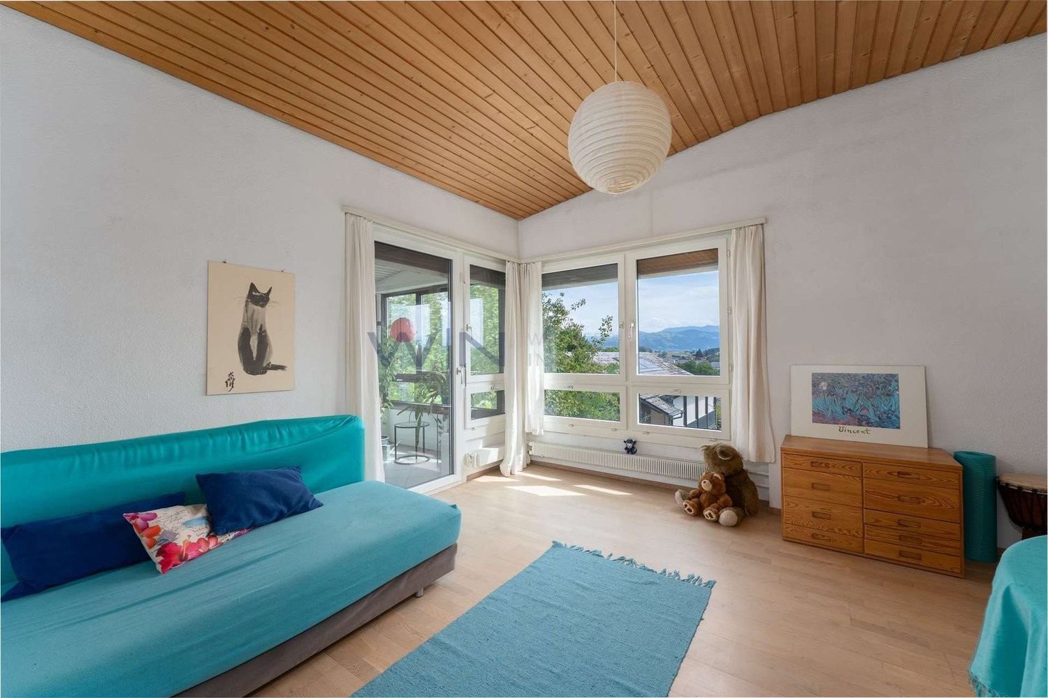 Le refuge familial exclusif avec une intimité maximale

FAITS-CLÉS
- calme, ensoleillé, idyllique, vue imprenable
- parquet, cheminée, véranda, pièces lumineuses
- garage, installation solaire

Convient pour :
Les personnes qui recherchent le calme et l'intimité

TEXTE CLAIR : Parfait pour les amour