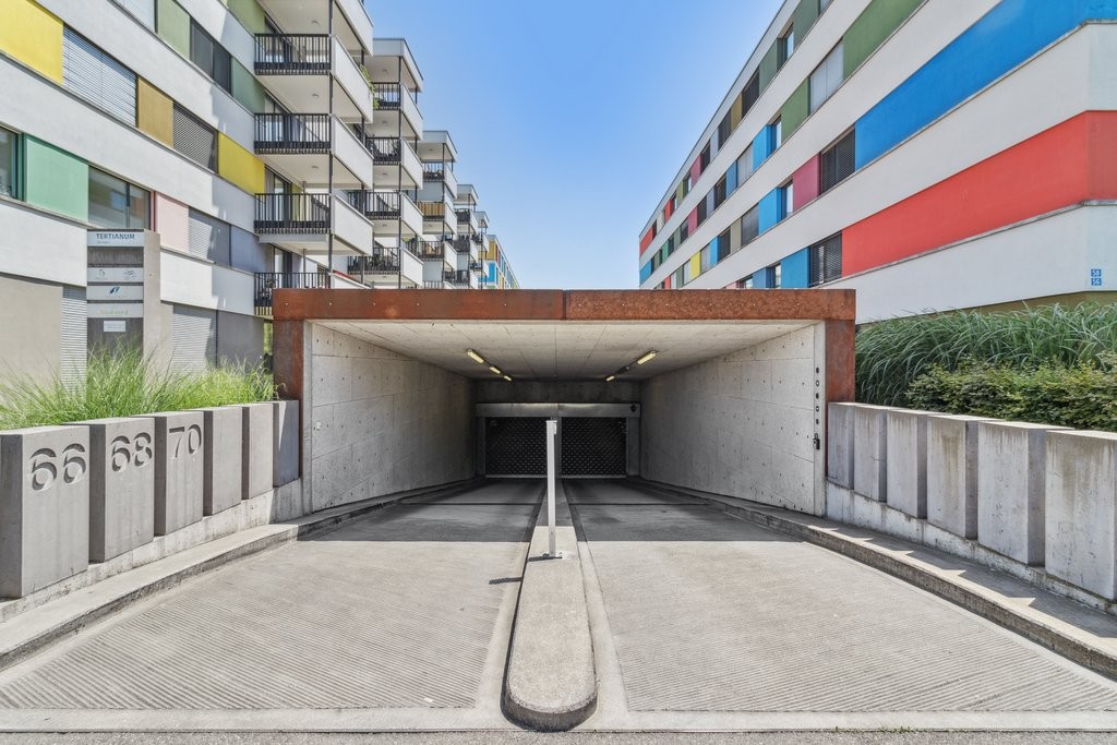Place de stationnement couvert pour moto