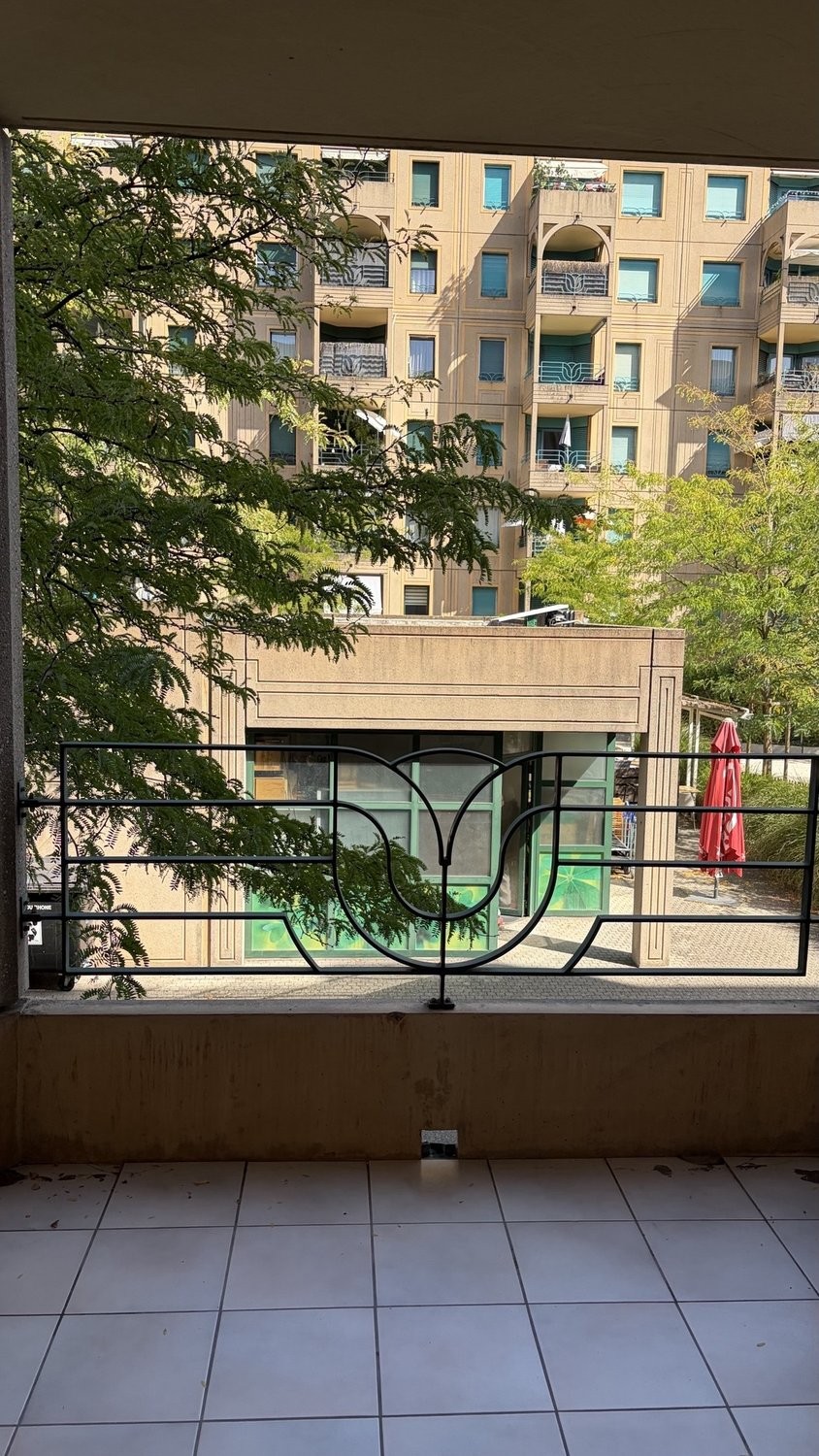 5 rooms apartment