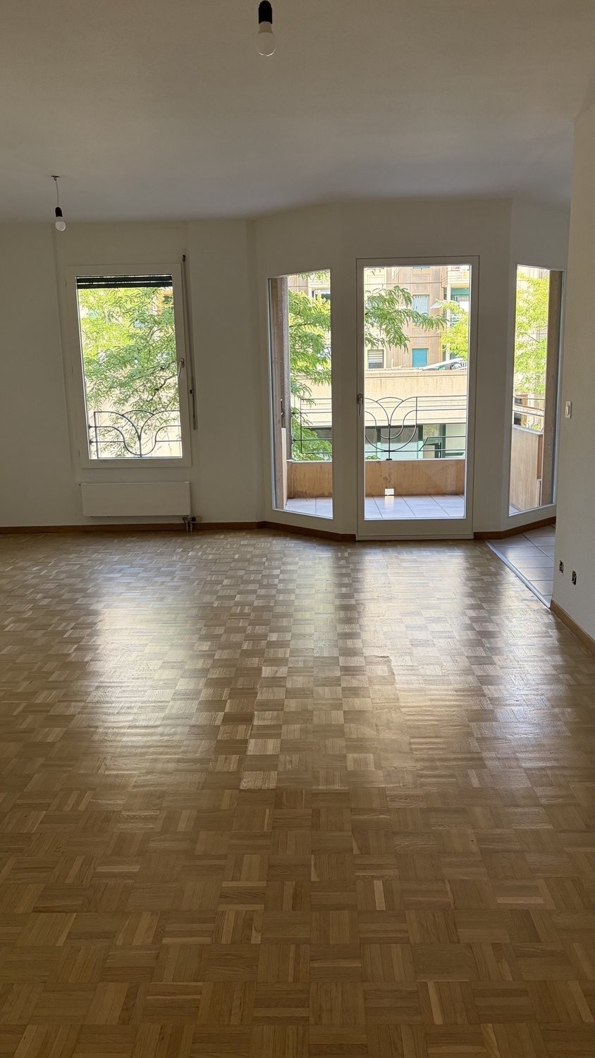 5 rooms apartment