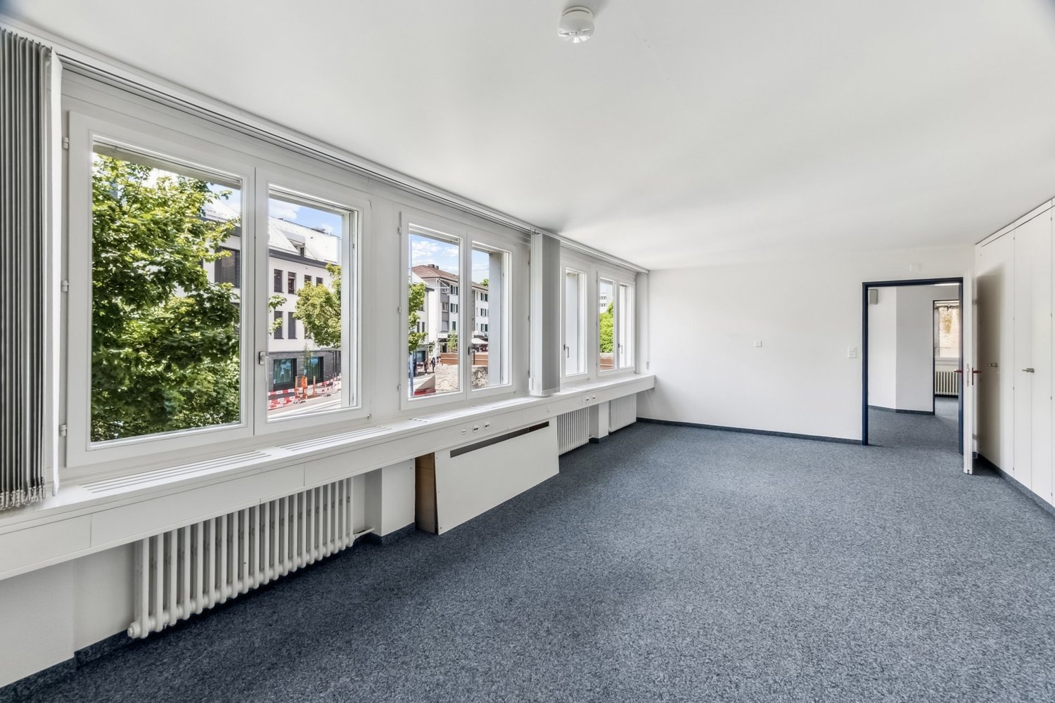 170m² office