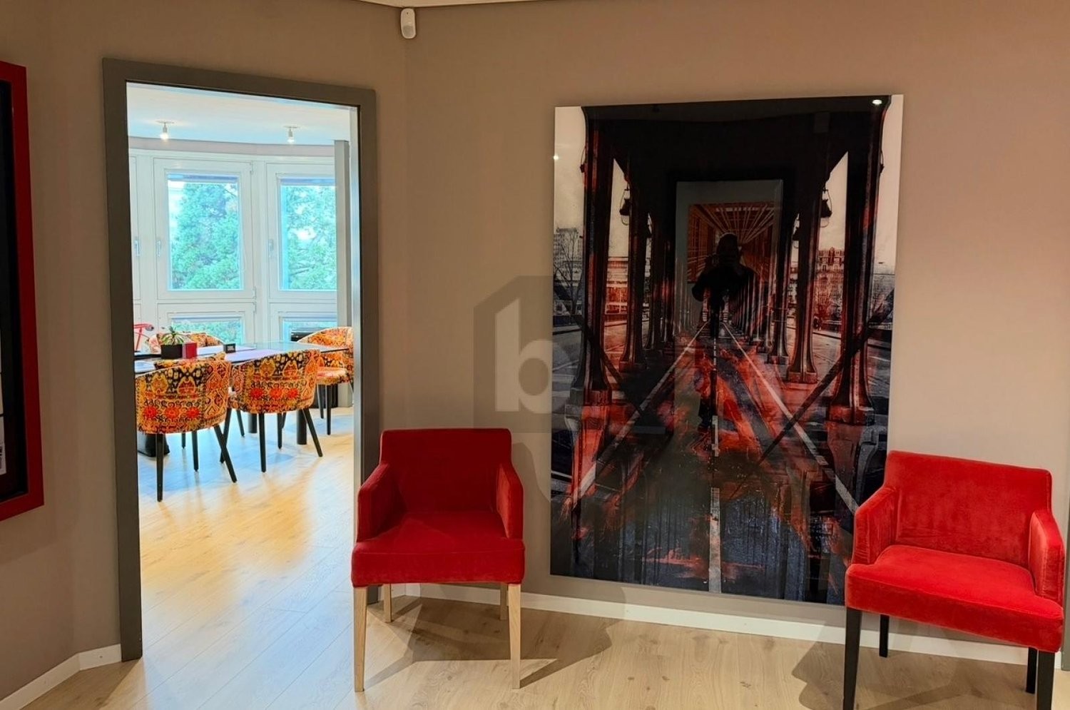 151m² office