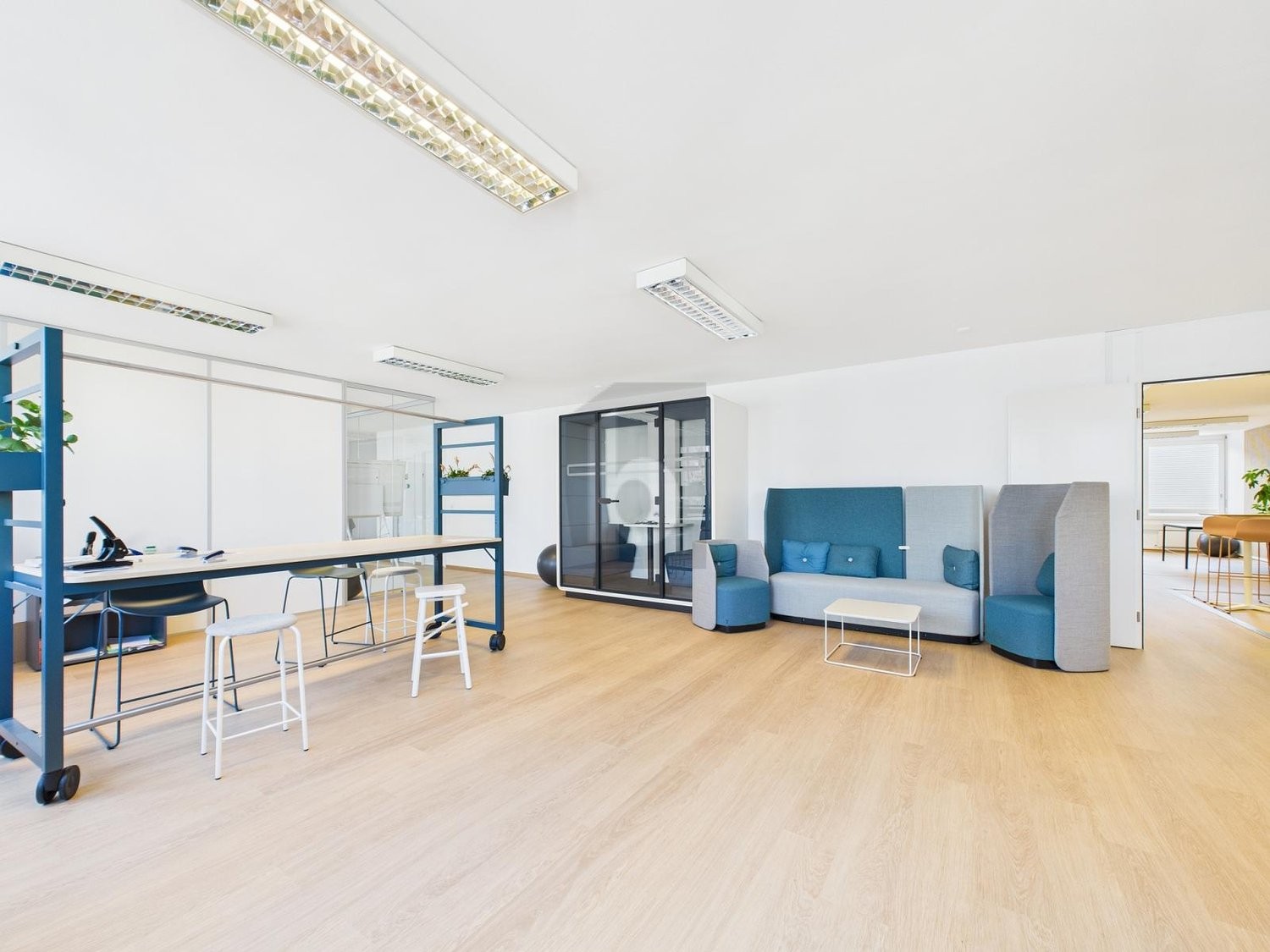 300m² office, photo 1 sur 4