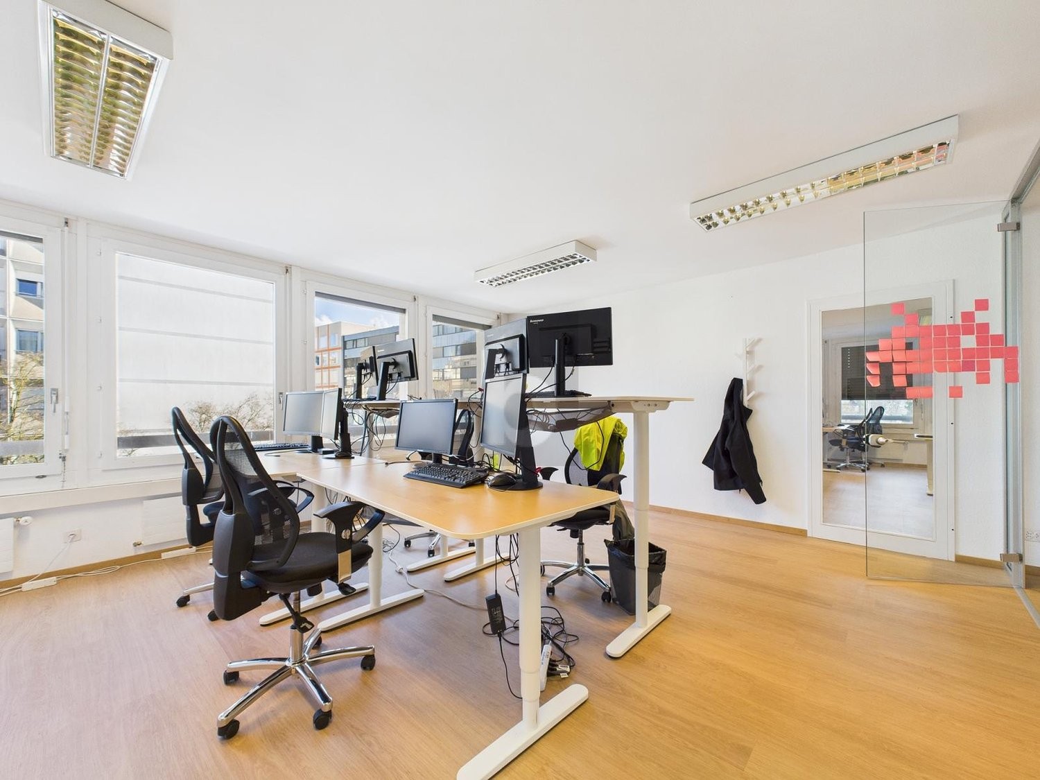 300m² office, photo 3 sur 4