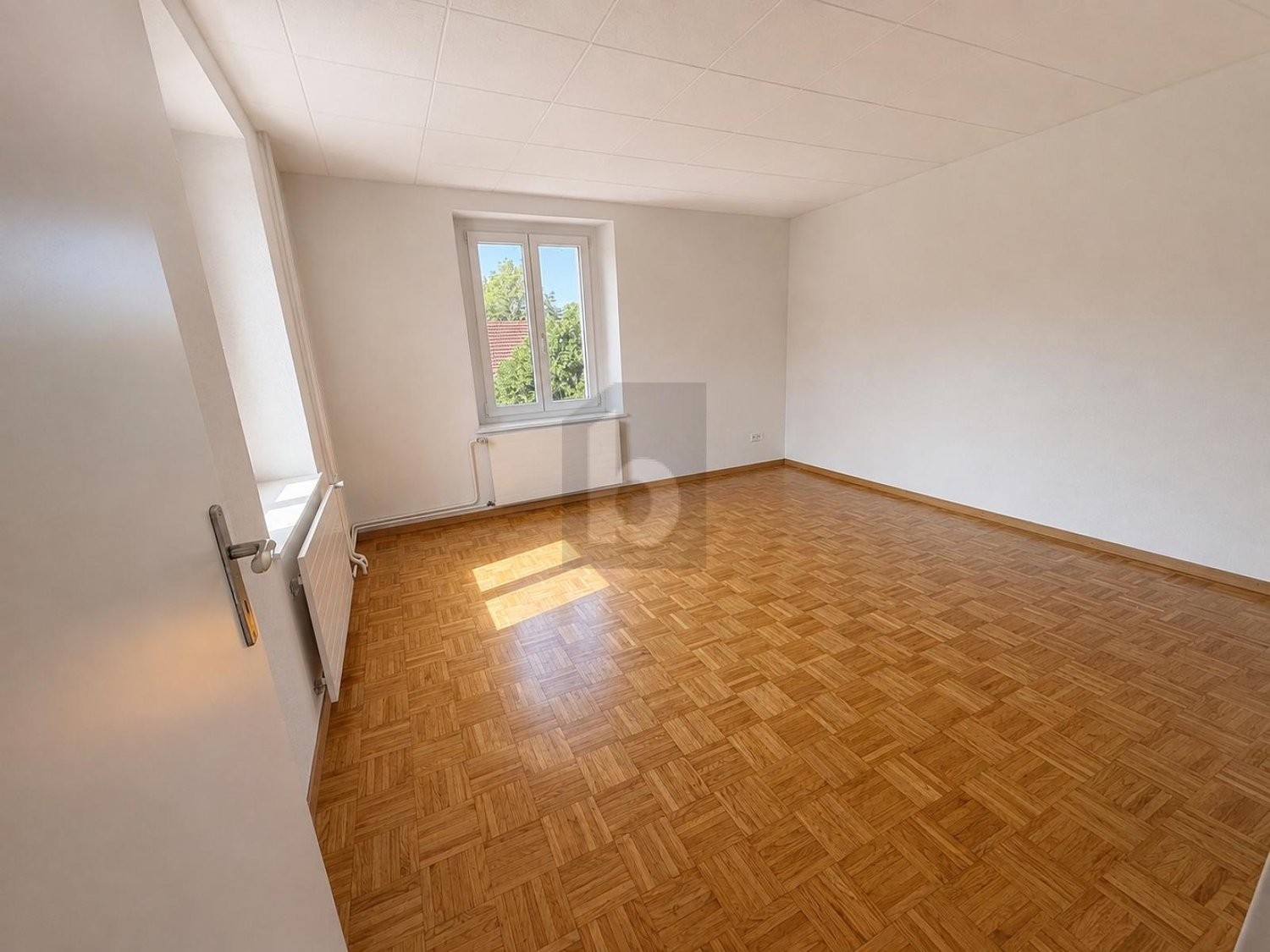 5 rooms apartment