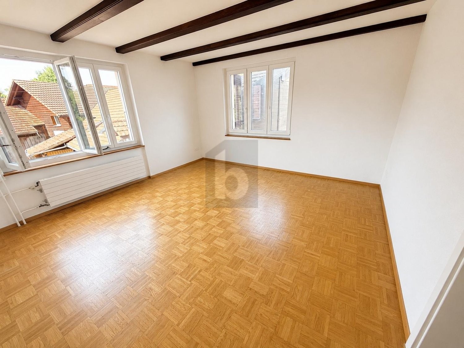 5 rooms apartment