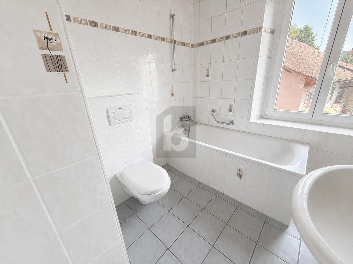 5 rooms apartment