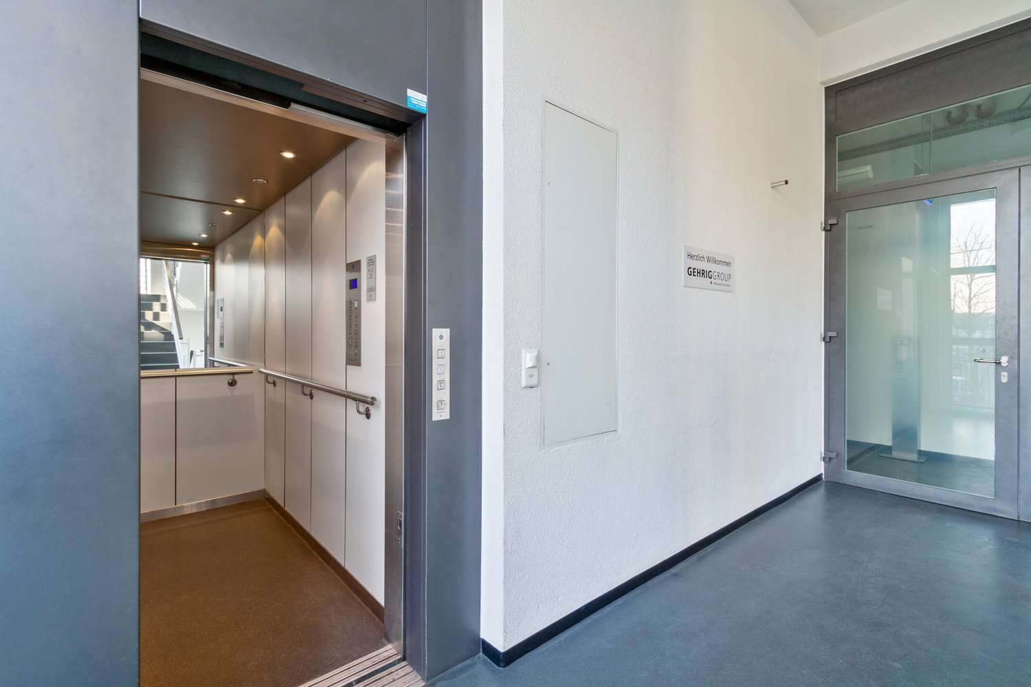 765m² de bureaux