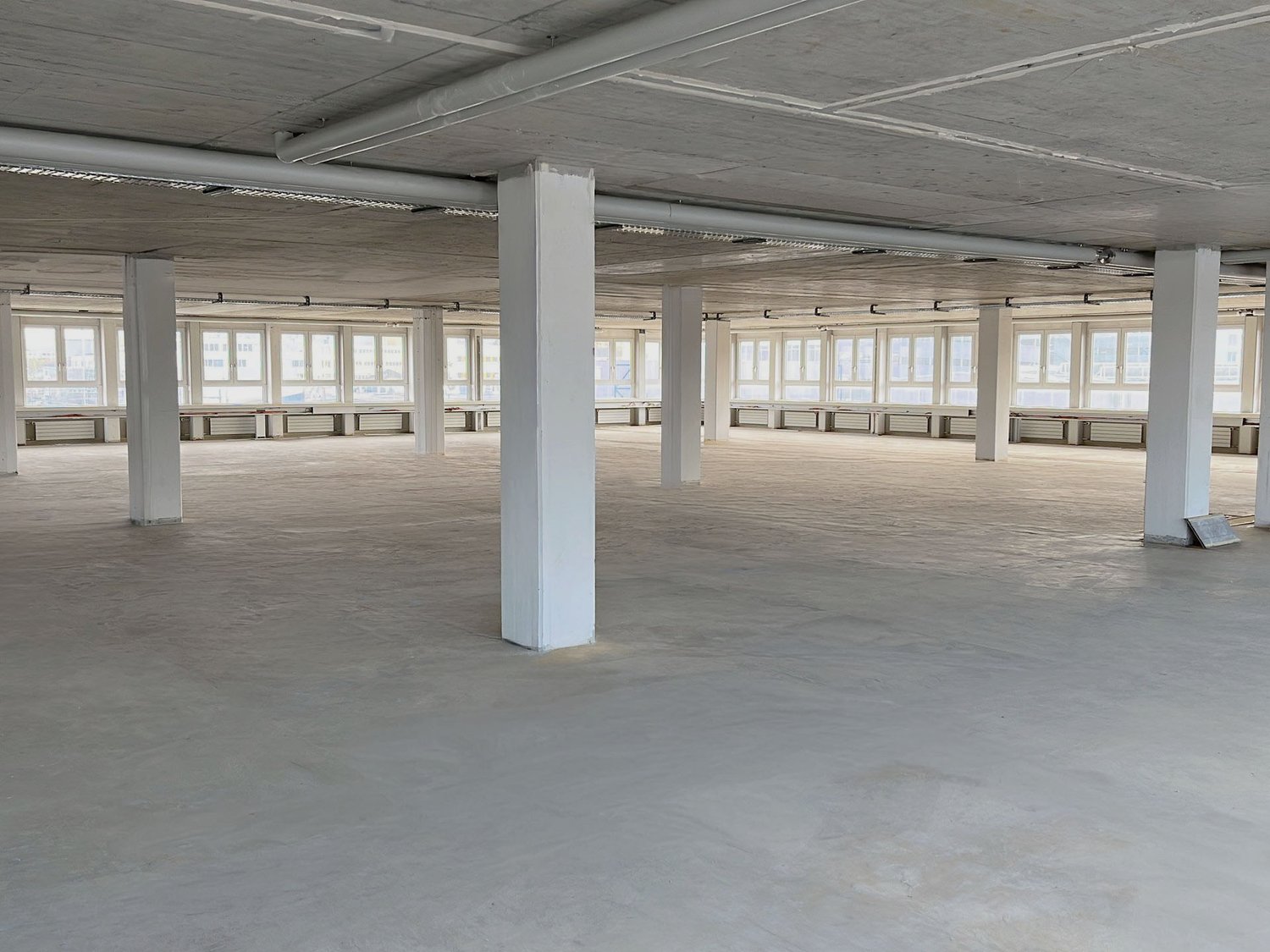 765m² de bureaux