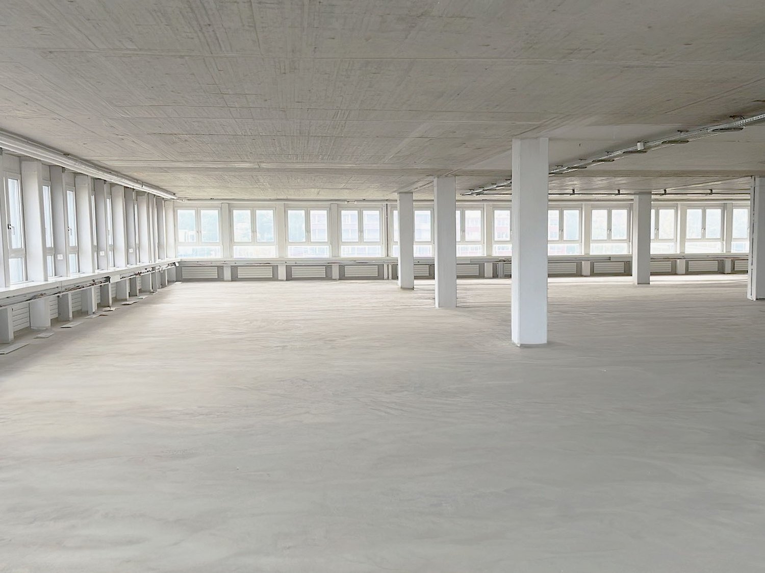 765m² de bureaux