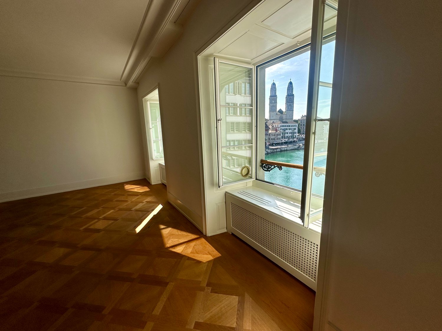 Bureau de 140m², photo 1 sur 6