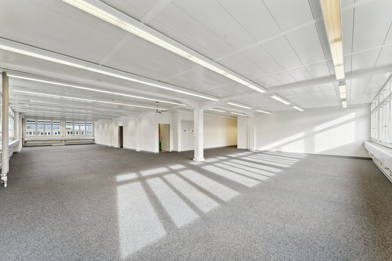 Bureau de 300m², photo 2 sur 7