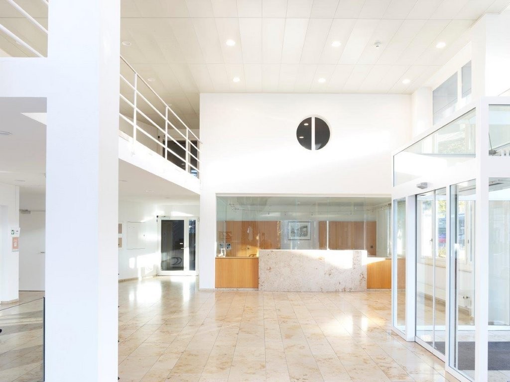 123m² commercial