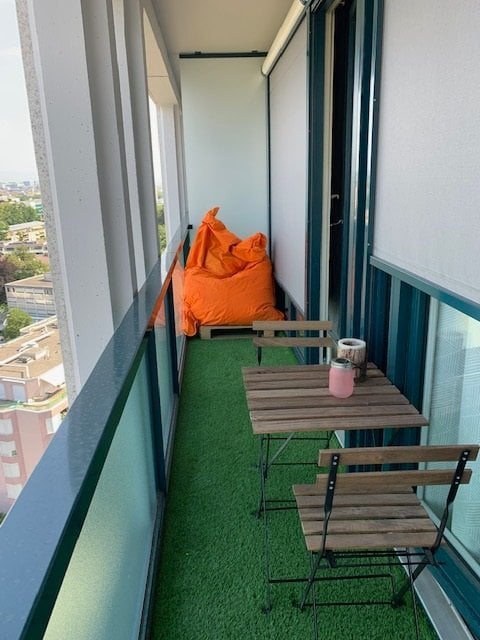 1 room single room