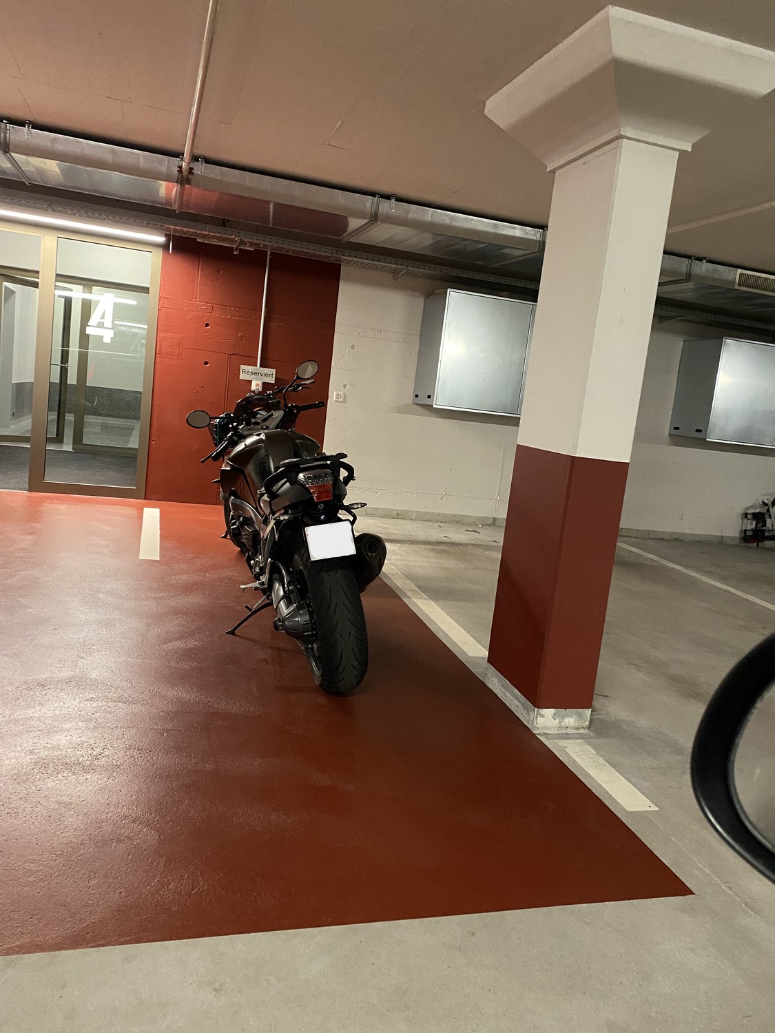 Place disponible, photo 1 sur 4